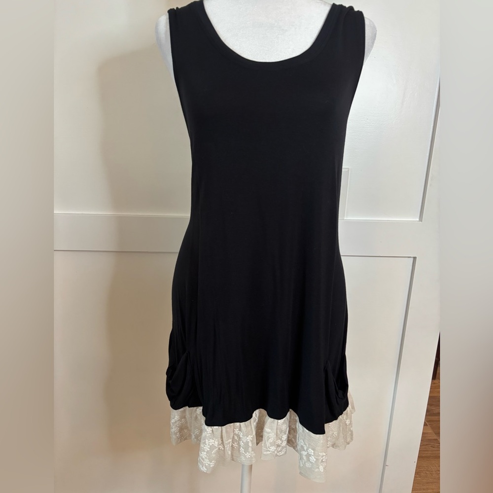 Black Sleeveless Top with Lace Hem size large in great condition